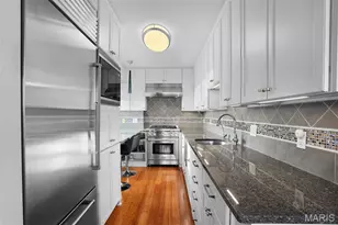 4466 W Pine Blvd, Saint Louis, MO 63108 - Photo 10