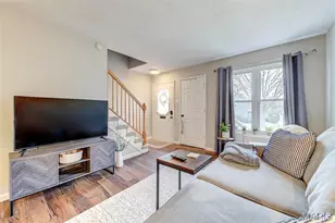 10161 Squire Meadows Dr, Saint Louis, MO 63123 - Photo 8