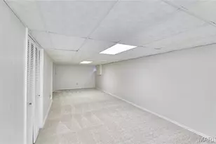 4650 Venarde Dr, Saint Louis, MO 63128 - Photo 32