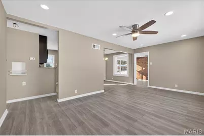 1150 Bosworth Drive, Saint Louis, MO 63137 - Photo 2
