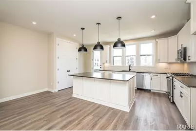 1347 W Gateway Heights W, Richmond Heights, MO 63144 - Photo 6