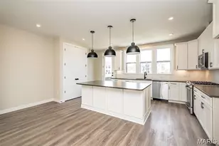 1347 W Gateway Heights W, Richmond Heights, MO 63144 - Photo 6