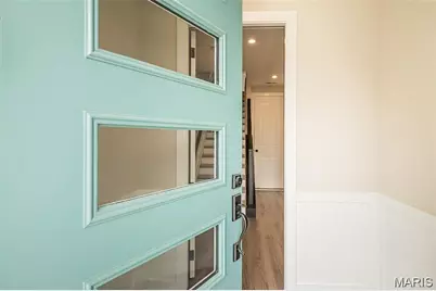 1347 W Gateway Heights W, Richmond Heights, MO 63144 - Photo 2