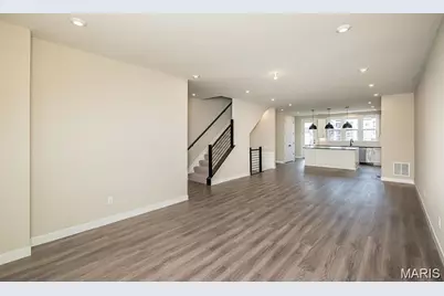1347 W Gateway Heights W, Richmond Heights, MO 63144 - Photo 14