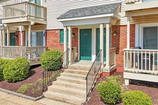 9117 N Swan Cir, Saint Louis, MO 63144 - Photo 2