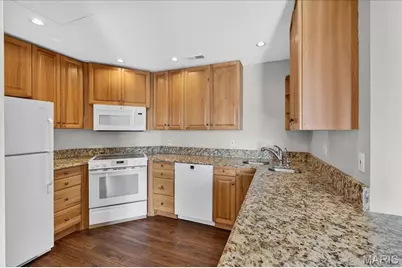 9117 N Swan Circle, Saint Louis, MO 63144 - Photo 8