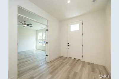 8975 Eager Road, Richmond Heights, MO 63144 - Photo 4