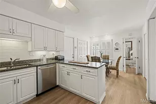 1554 Charlemont Dr, Chesterfield, MO 63017 - Photo 4