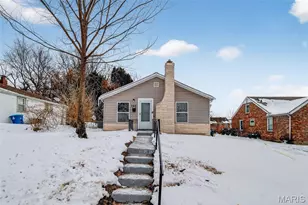 308 Superior Dr, Saint Louis, MO 63135 - Photo 1