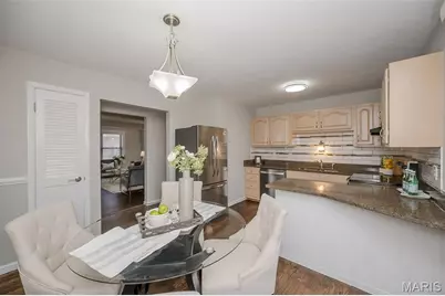 2325 Charlemagne Drive, Maryland Heights, MO 63043 - Photo 8