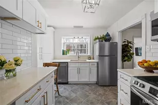 8417 Colonial Ln, Saint Louis, MO 63124 - Photo 10