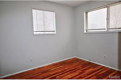 105 Clearview Drive, Florissant, MO 63033 - Photo 8