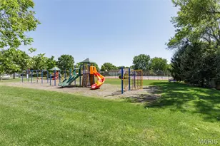 1044 Holly River Dr, Florissant, MO 63031 - Photo 56