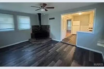 10130 Newbold Drive, Bellefontaine Neighbors, MO 63137 - Photo 6