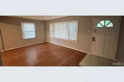 10130 Newbold Drive, Bellefontaine Neighbors, MO 63137 - Photo 2