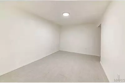 150 Saint Charles Street, Florissant, MO 63031 - Photo 28