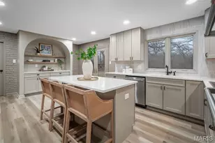 11584 New London Dr, Saint Louis, MO 63141 - Photo 16