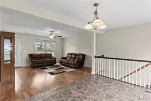 6540 Towne Woods Dr, Oakville, MO 63129 - Photo 10