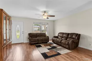 6540 Towne Woods Dr, Oakville, MO 63129 - Photo 8