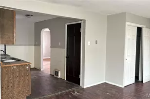 7743 Monroe Dr, Saint Louis, MO 63133 - Photo 8