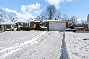 946 Tree Trails Ln, Fenton, MO 63026 - Photo 2