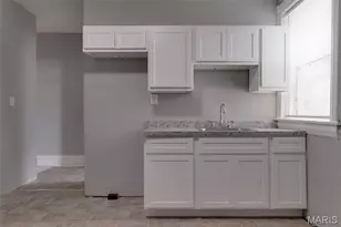 1402 Granville Pl, Saint Louis, MO 63112 - Photo 14