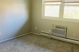 7546 Hazelcrest Dr, Hazelwood, MO 63042 - Photo 8