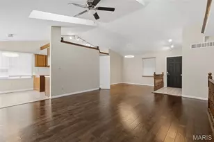 2612 White Manor Ct, Saint Louis, MO 63114 - Photo 10