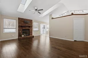 2612 White Manor Ct, Saint Louis, MO 63114 - Photo 8