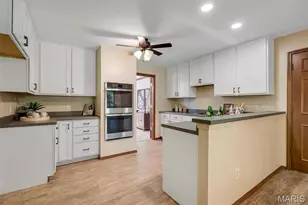 134 Rosebrook Dr, Hazelwood, MO 63031 - Photo 10