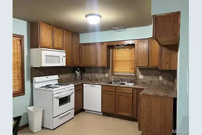 197 Old Springfield Road, Bourbon, MO 65441 - Photo 2