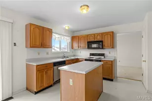 1382 Apple Valley Dr, O'Fallon, MO 63366 - Photo 10