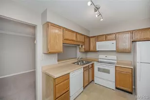 12917 Portulaca Dr, Saint Louis, MO 63146 - Photo 24