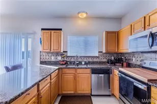 551 Fortress Ct, Saint Charles, MO 63303 - Photo 8