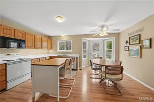 1565 Glenn Brooke Woods Cir, Ballwin, MO 63021 - Photo 8
