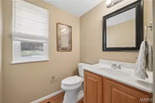 1565 Glenn Brooke Woods Cir, Ballwin, MO 63021 - Photo 16