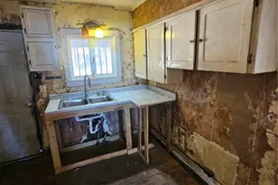 513 Elm St, Bourbon, MO 65441 - Photo 8