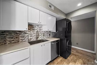 1513 Swallow Drive, Saint Louis, MO 63144 - Photo 14