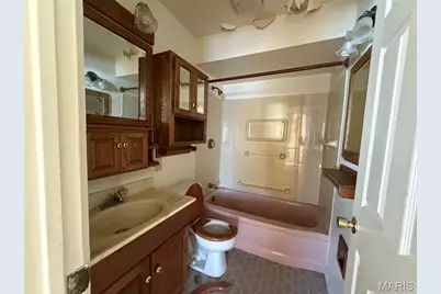 100 Florwood Court, Saint Louis, MO 63135 - Photo 12