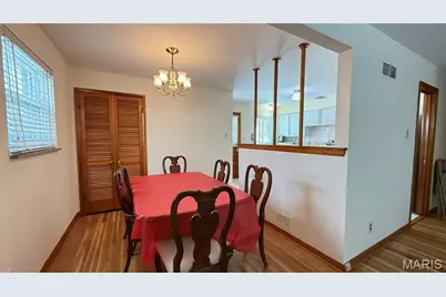 9834 Glenmont Drive, Saint Louis, MO 63123 - Photo 6