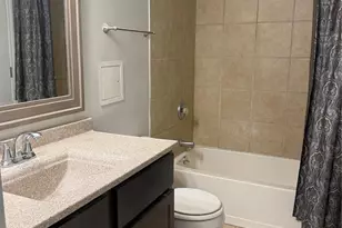 950 E Rue De La Banque, Creve Coeur, MO 63141 - Photo 20