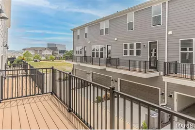 8919 Gateway Heights, Richmond Heights, MO 63144 - Photo 38