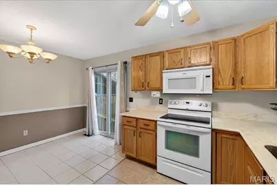 11846 Sologne Court, Maryland Heights, MO 63043 - Photo 12