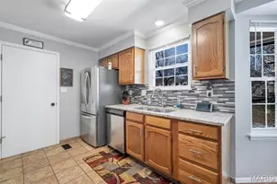 3173 Autumn Trace Dr, Maryland Heights, MO 63043 - Photo 16