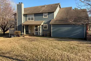 3173 Autumn Trace Dr, Maryland Heights, MO 63043 - Photo 4