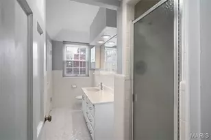 7545 Wellington Way, Saint Louis, MO 63105 - Photo 14