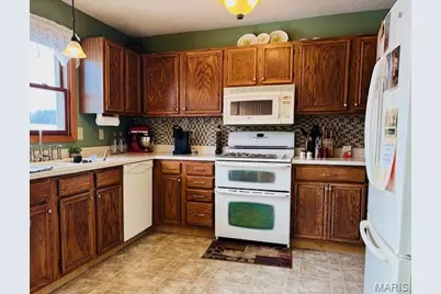 205 and 207 Center Point Rd, Shelbyville, MO 65565 - Photo 28