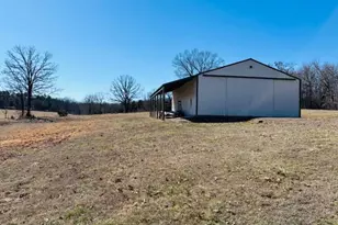 205 and 207 Center Point Rd, Shelbyville, MO 65565 - Photo 10