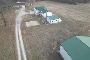 205 and 207 Center Point Rd, Shelbyville, MO 65565 - Photo 90