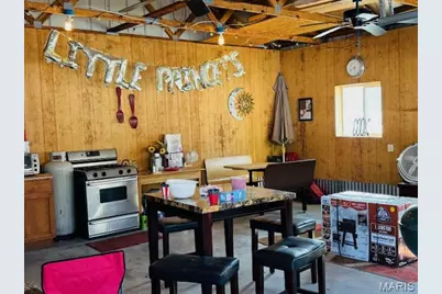 205 and 207 Center Point Rd, Shelbyville, MO 65565 - Photo 20